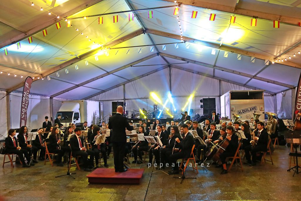 La banda participará en el Festival da Luz de Boimorto, ofreciendo un concierto lleno de energía y emoción. El evento reunirá a los mejores talentos musicales en la provincia.